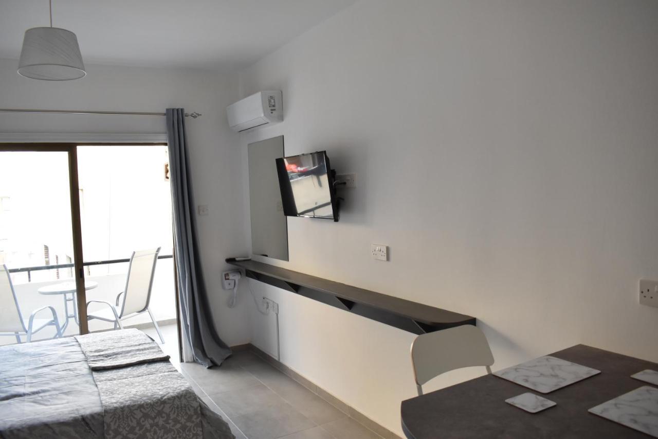 Marias Apartment - In City Centre,Near Beach Larnaca Extérieur photo