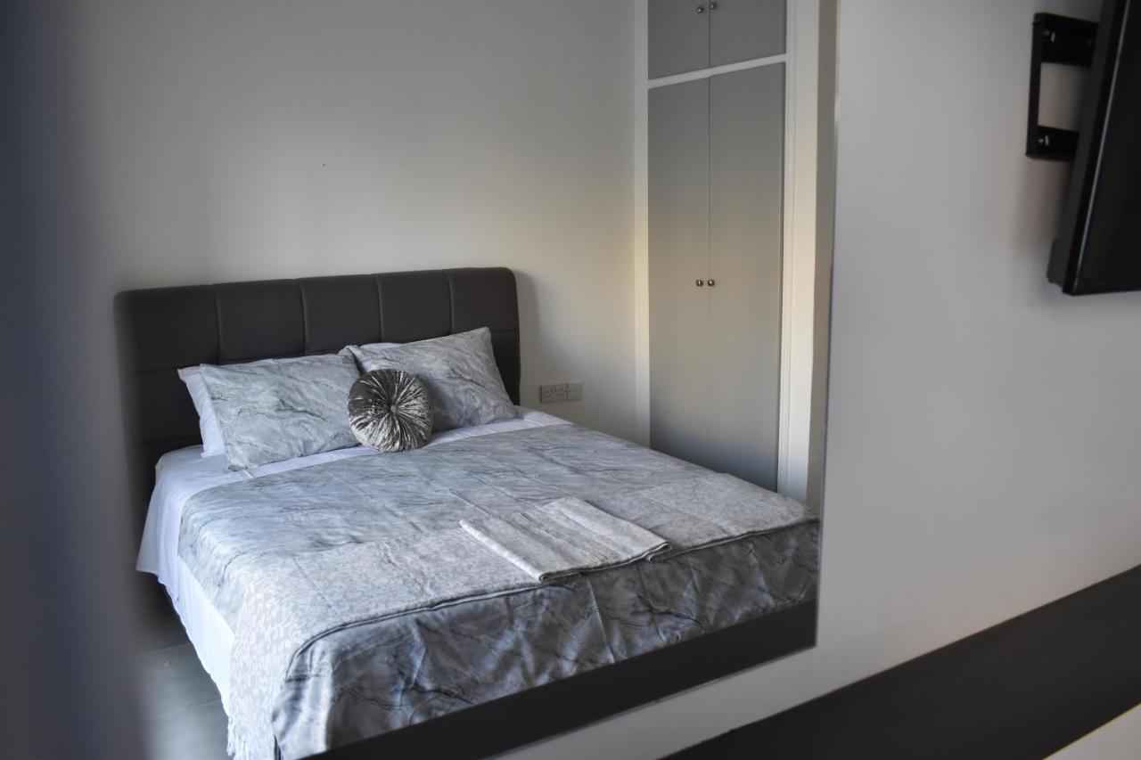 Marias Apartment - In City Centre,Near Beach Larnaca Extérieur photo
